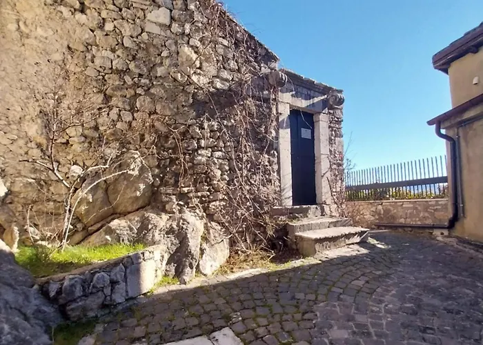 Ellera Oda ve Kahvaltı *